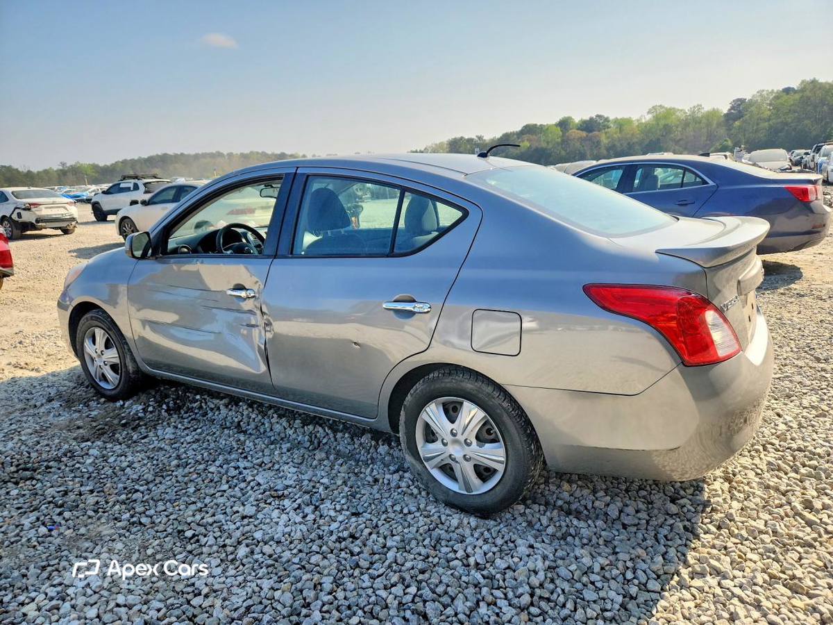 Nissan Versa 2014