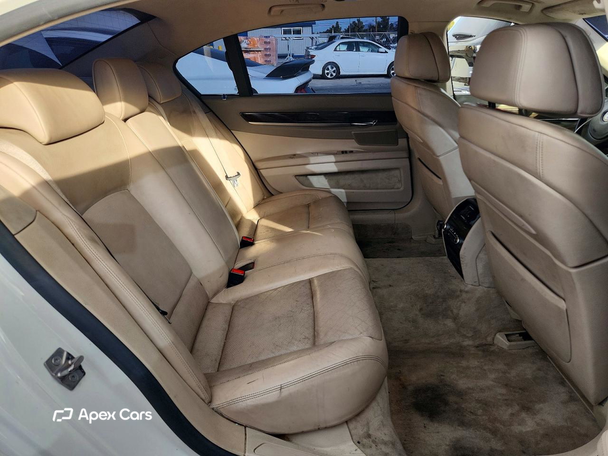 BMW Series 7 2010