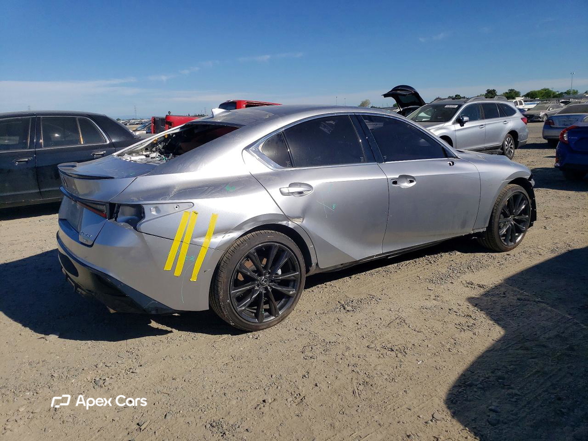 Lexus IS 2024