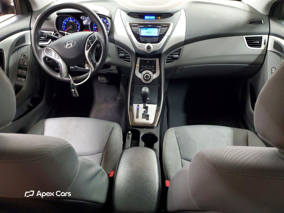 Hyundai Elantra 2011