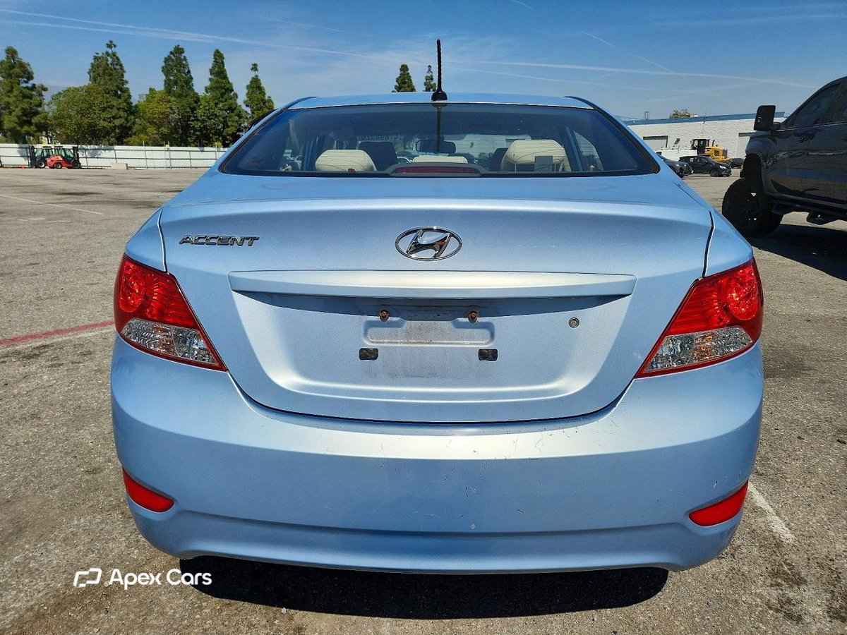 Hyundai Accent 2012