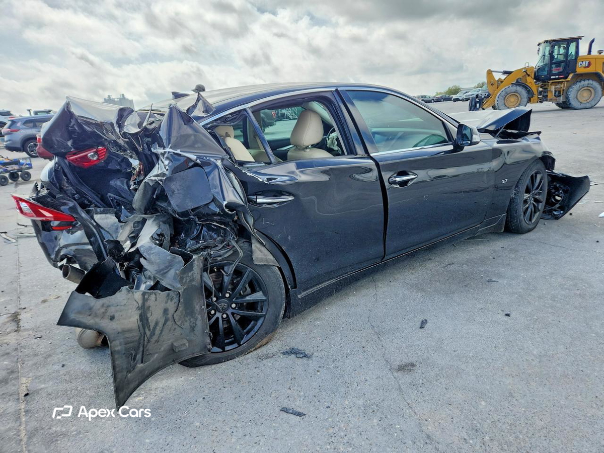 Infiniti Q50 2015