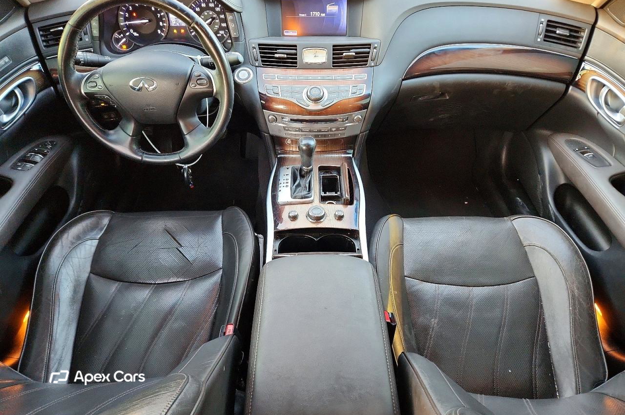 Infiniti M 2013