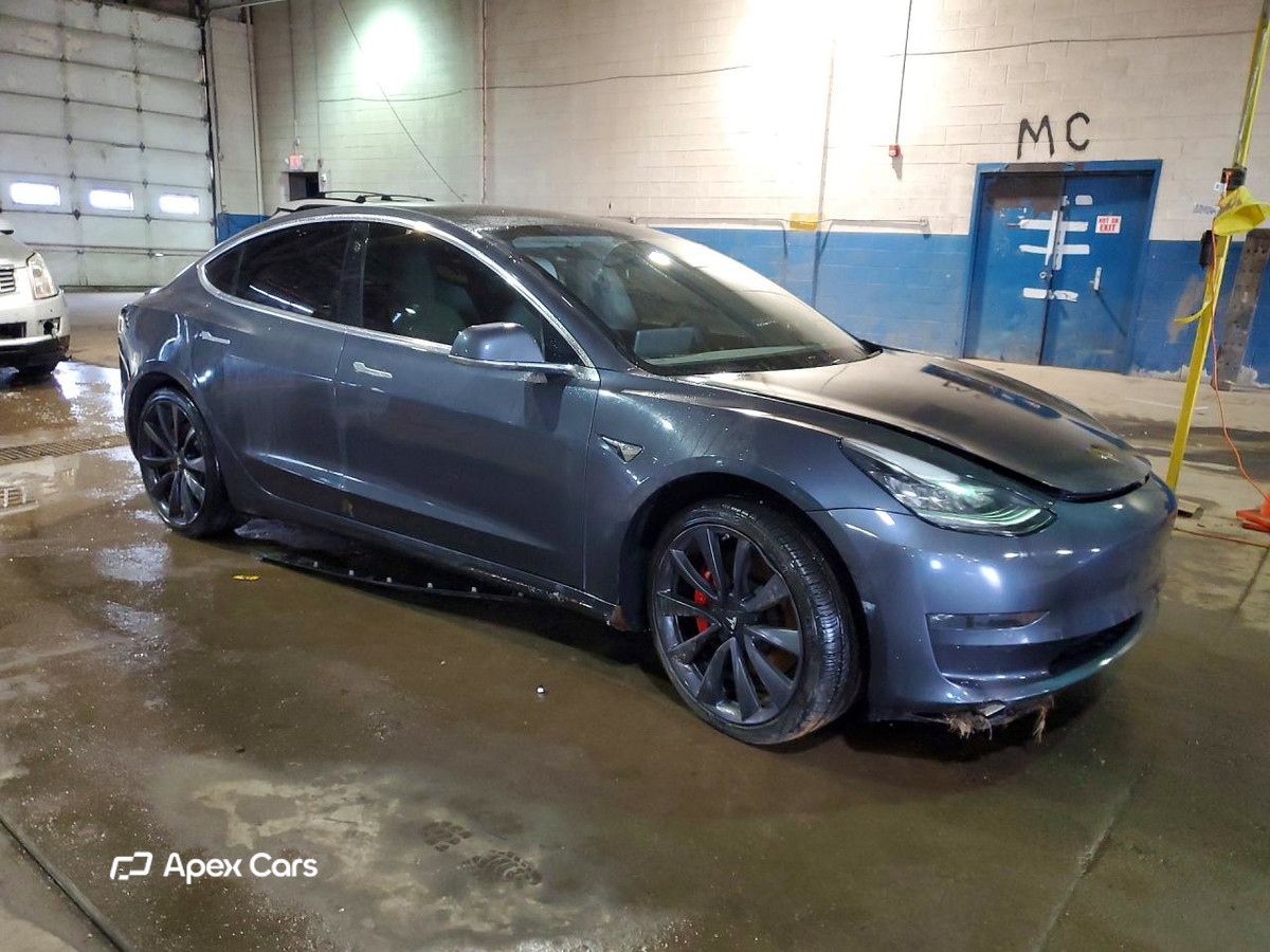 Tesla Model 3 2020