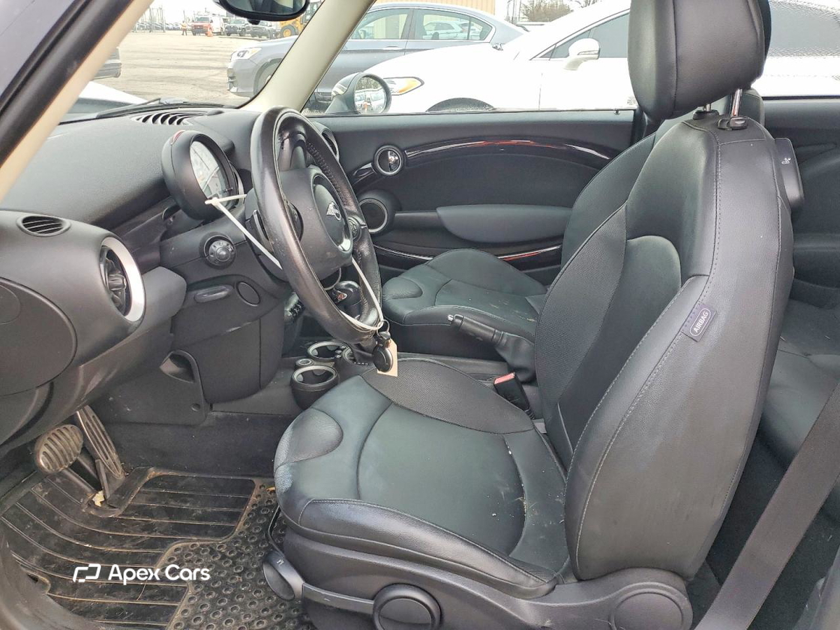 MINI Cooper 2011