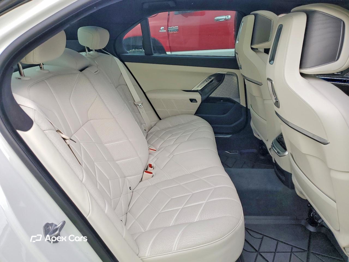 BMW Series 7 2024