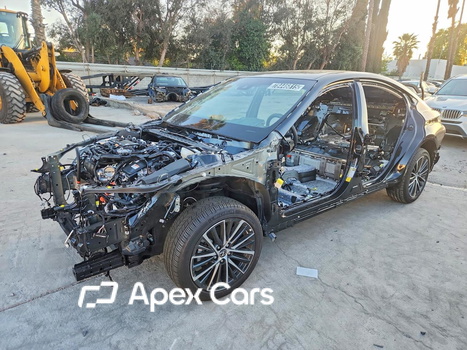 Lexus ES 2025 - Image 1 of 12
