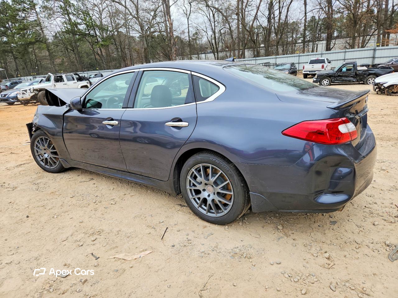Infiniti M 2011