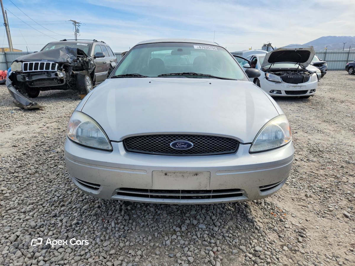 Ford Taurus 2004