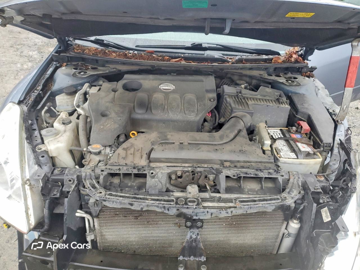 Nissan Altima 2012