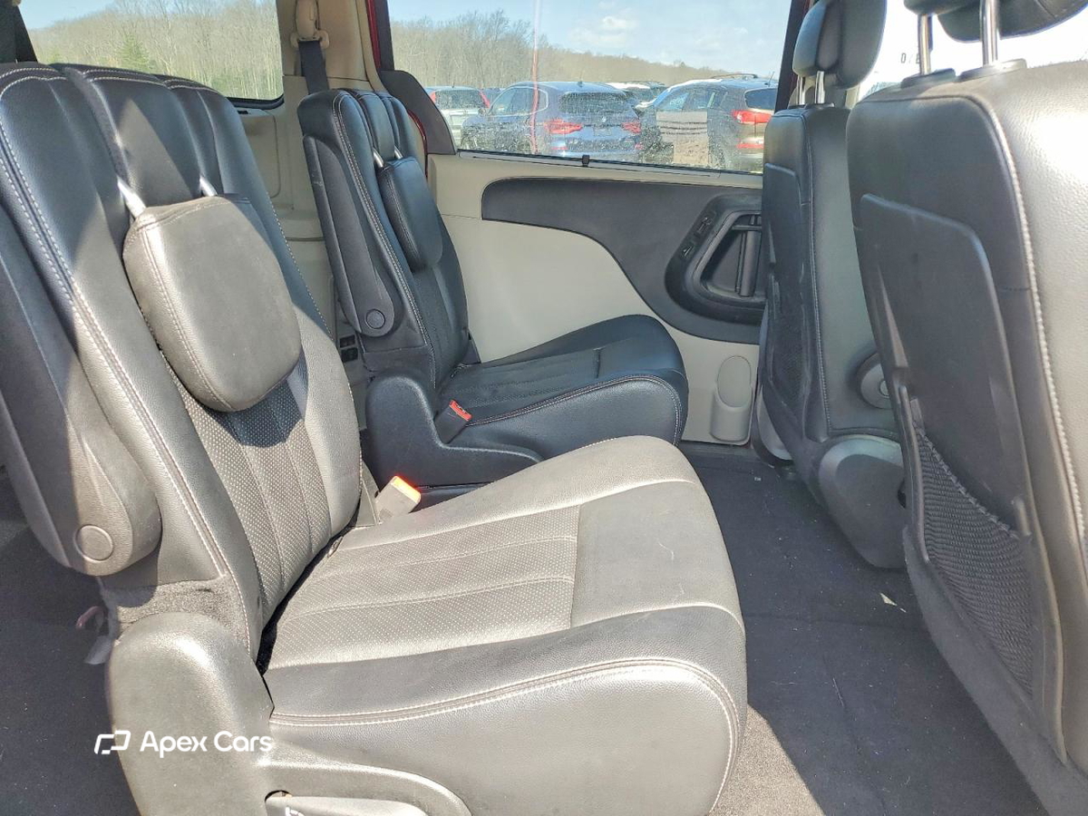 Chrysler Voyager 2015