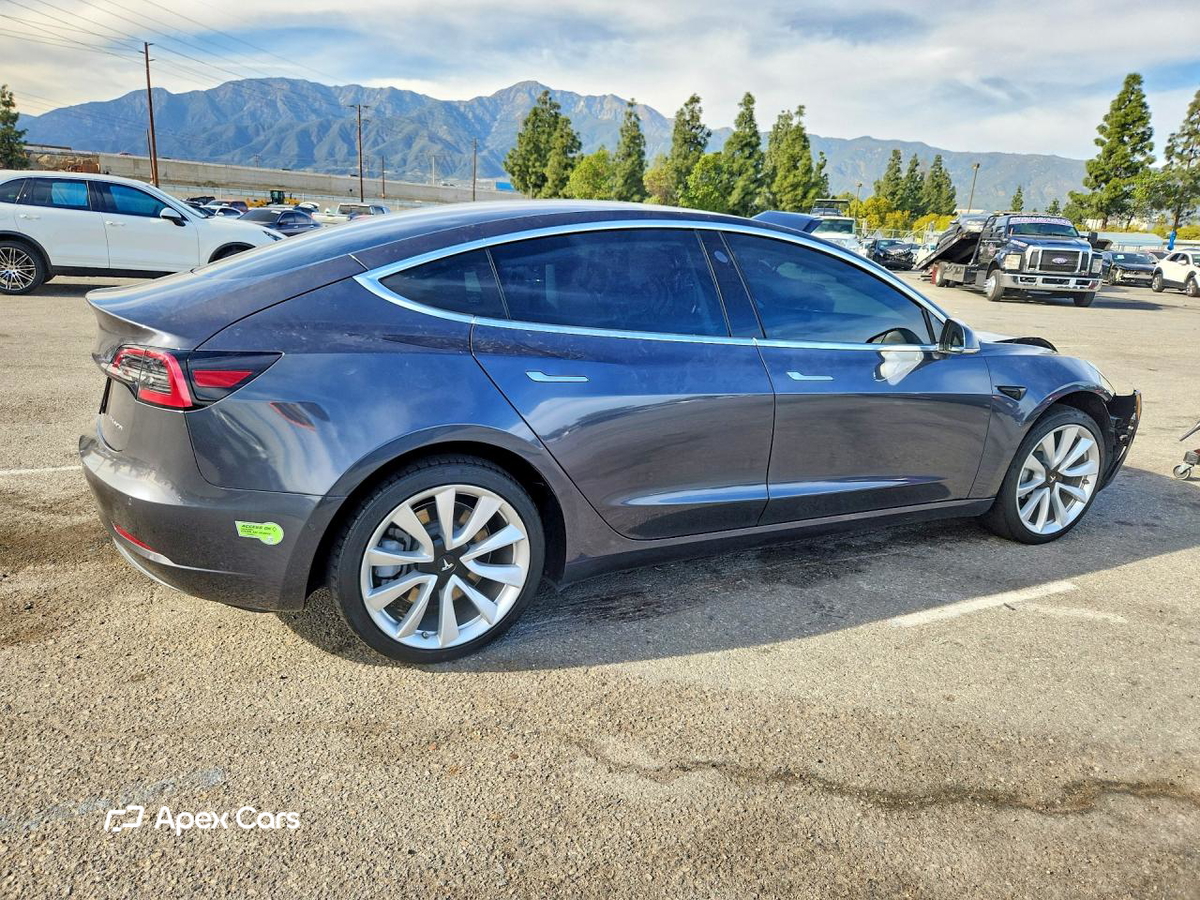 Tesla Model 3 2020