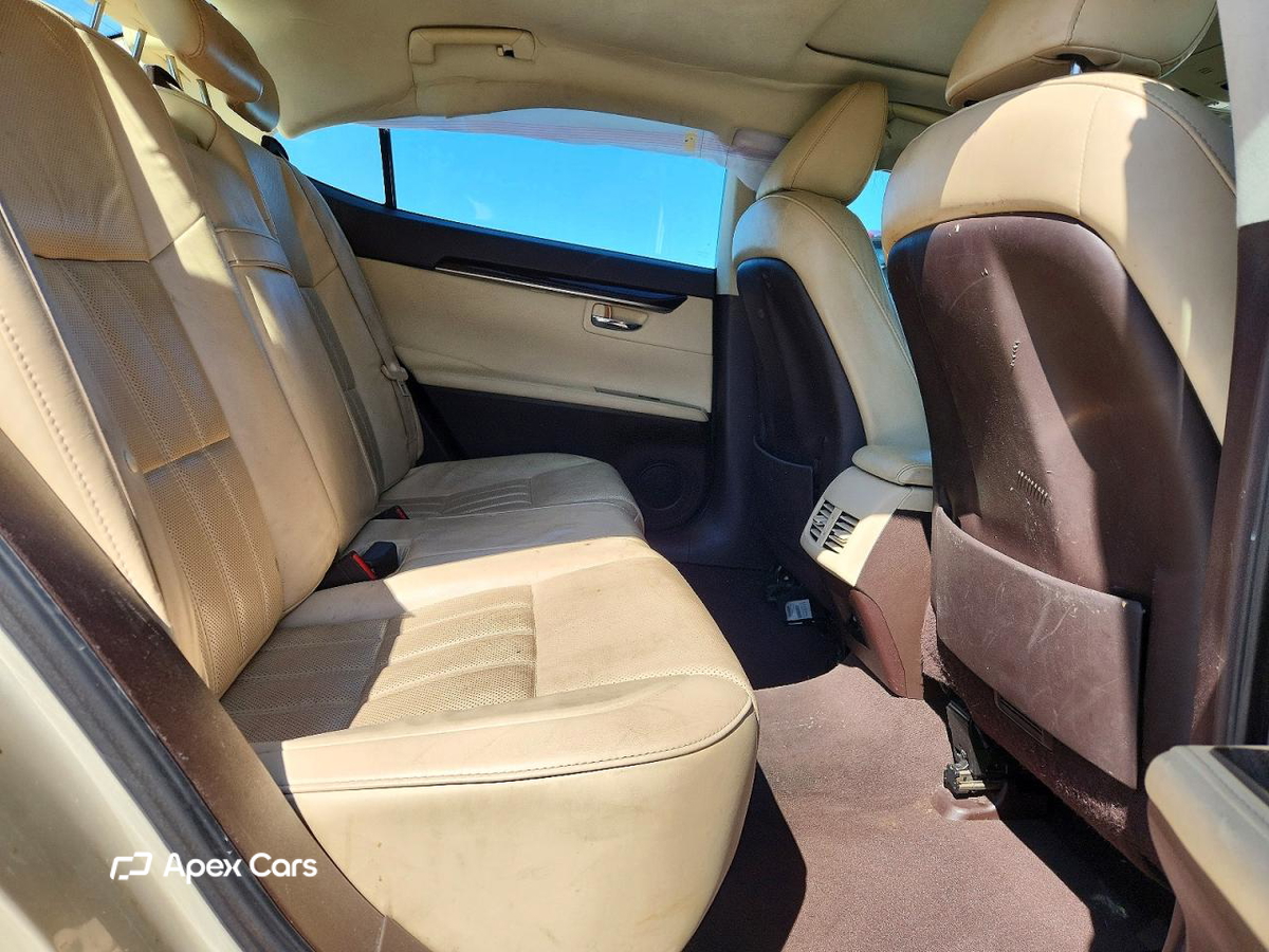 Lexus ES 2016