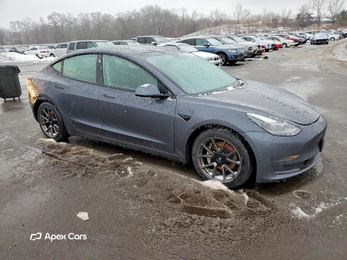 Tesla Model 3 2021