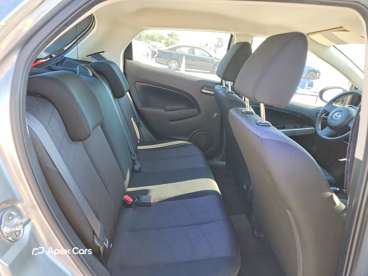 Mazda 2 2013