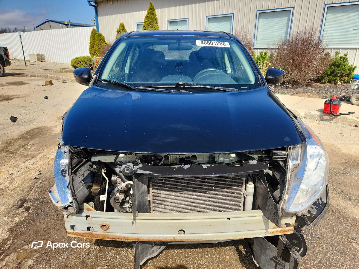Nissan Versa 2015