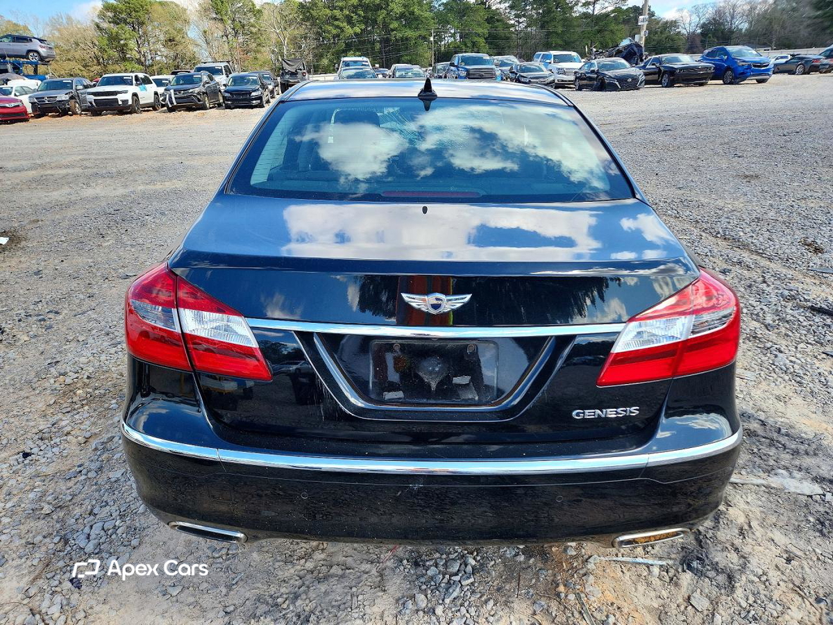 Hyundai Genesis 2012