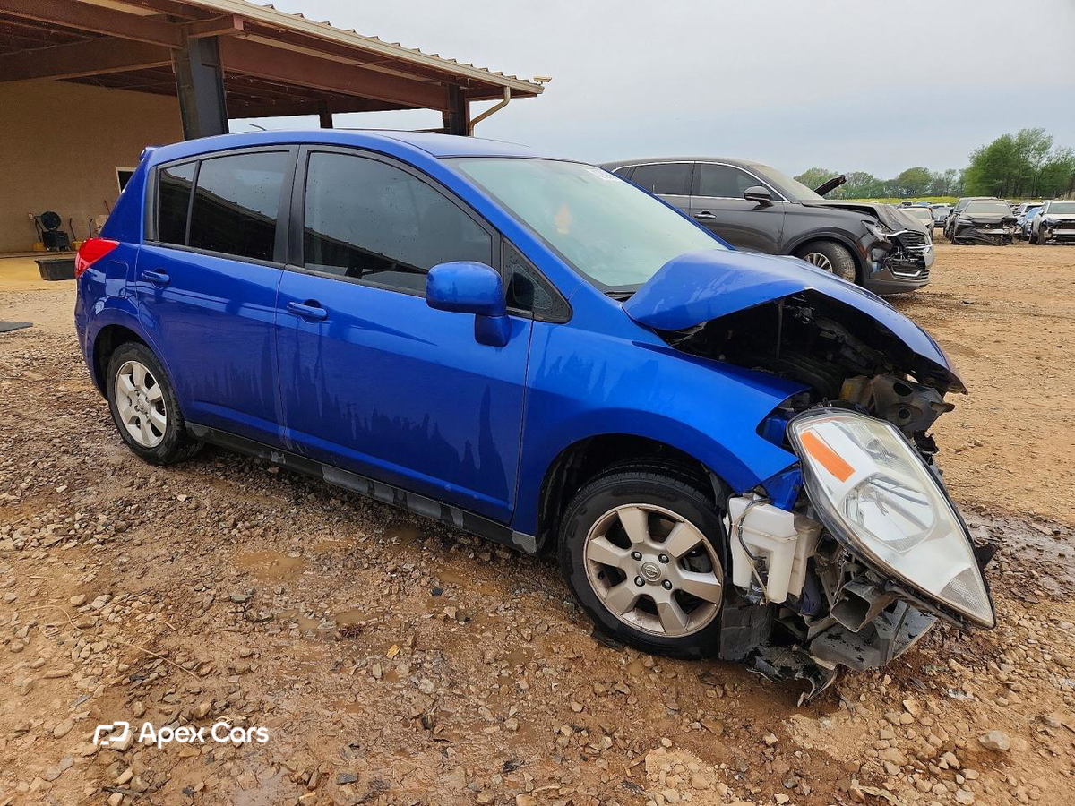 Nissan Versa 2012