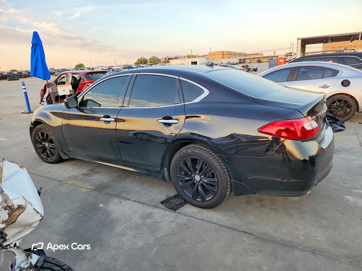 Infiniti M 2013