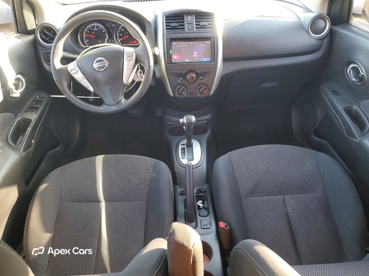 Nissan Versa 2015