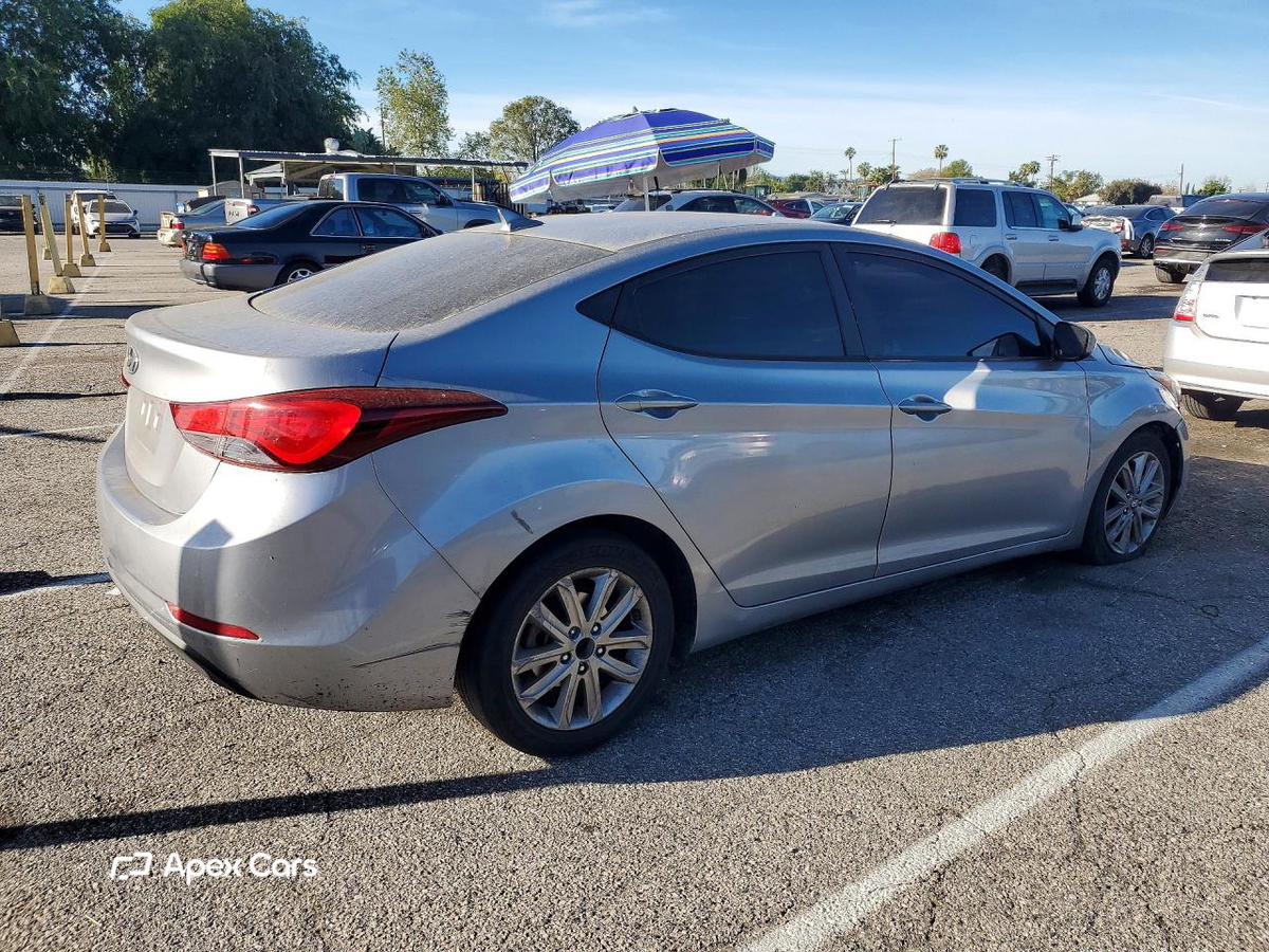 Hyundai Elantra 2015