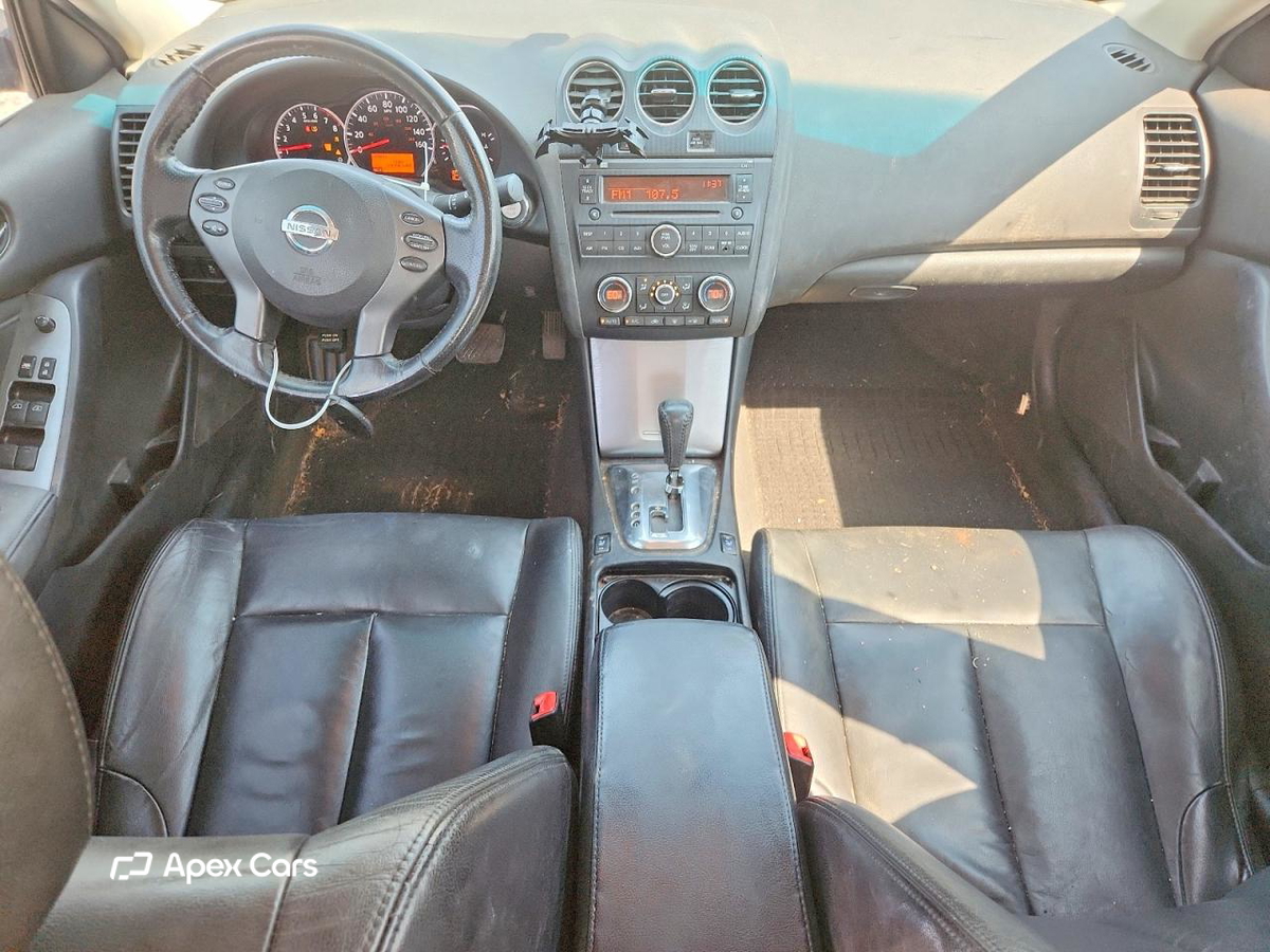 Nissan Altima 2011