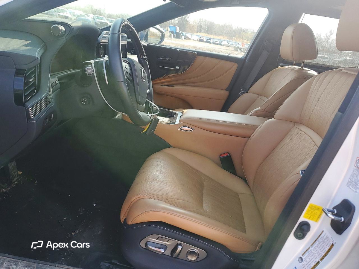 Lexus LS 2024