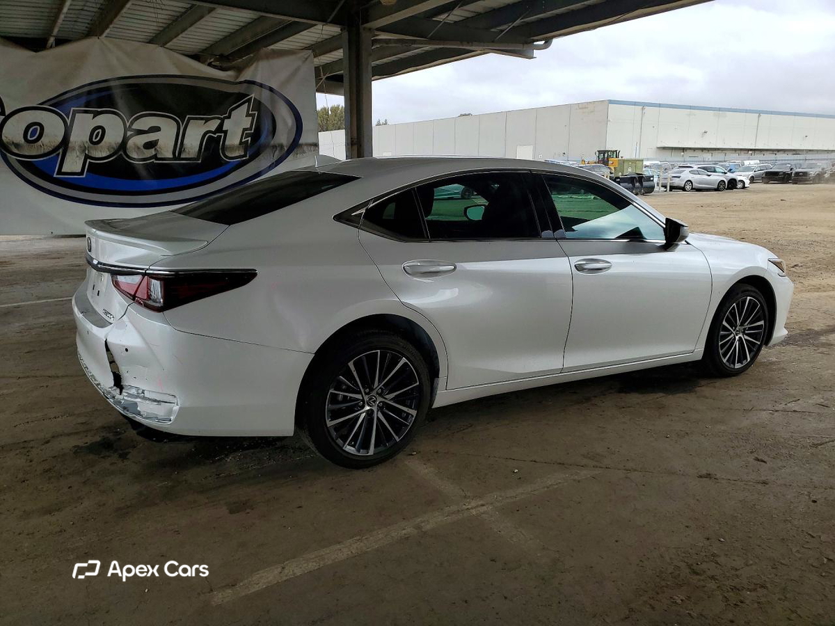 Lexus ES 2024