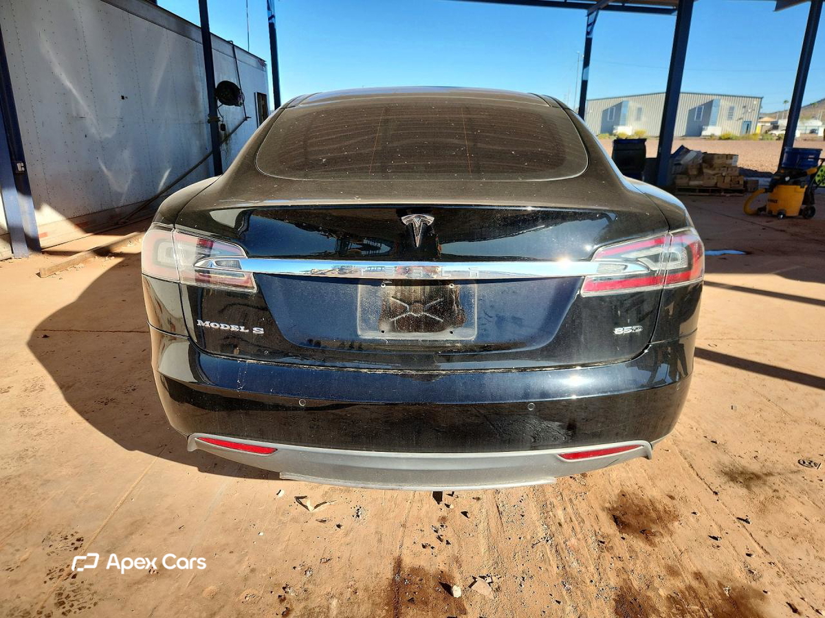 Tesla Model S 2015