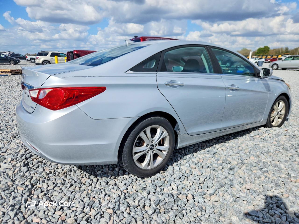 Hyundai Sonata 2011