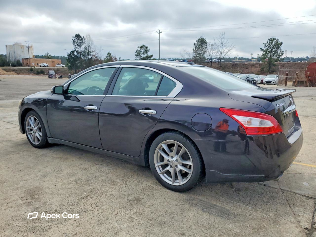 Nissan Maxima 2010