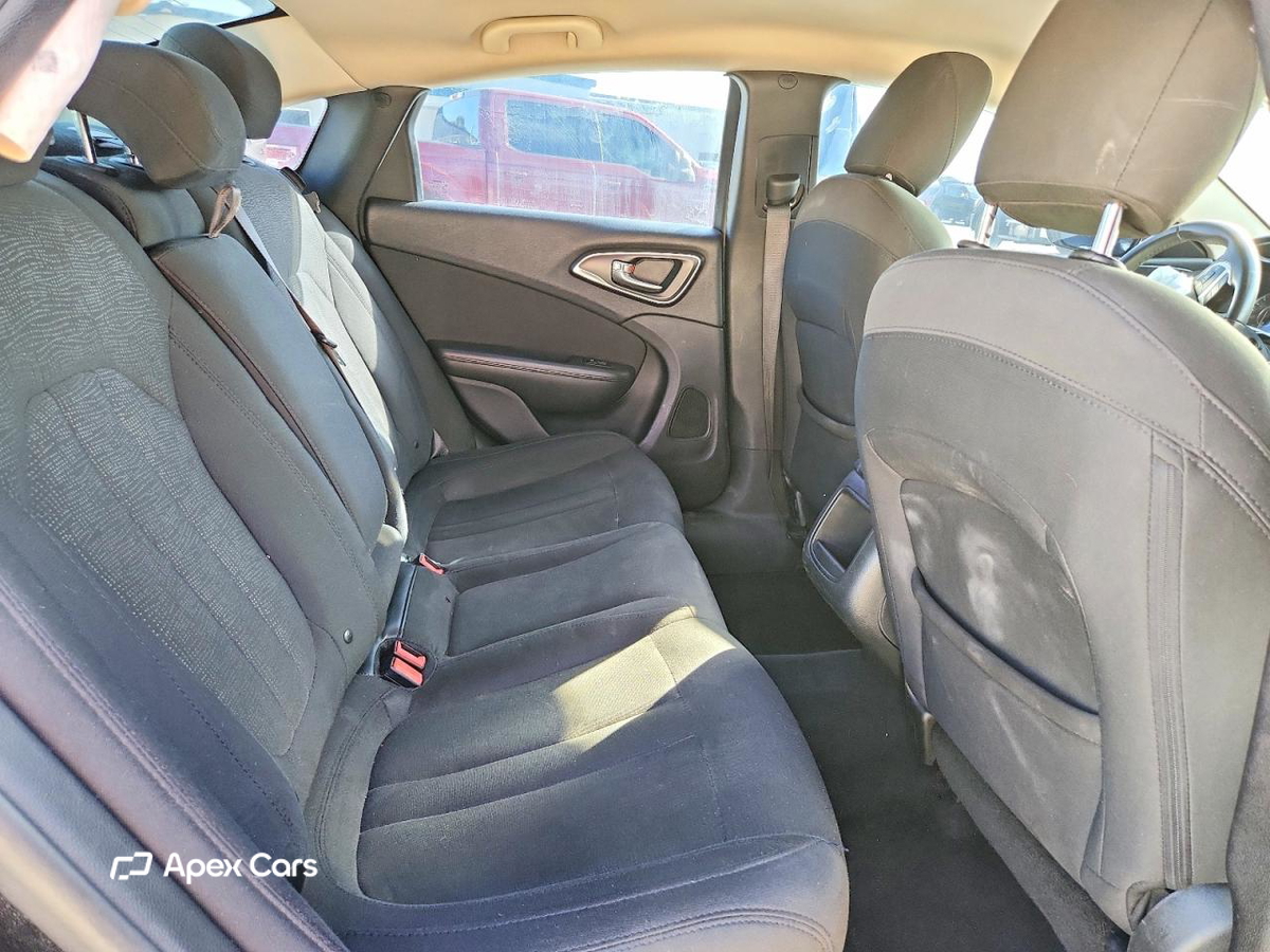 Chrysler 200 2016