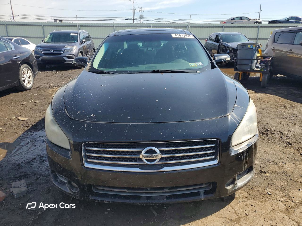Nissan Maxima 2010