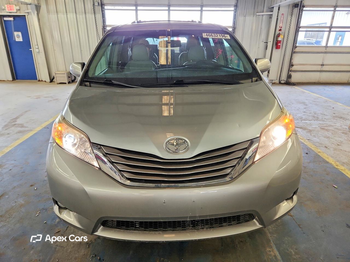 Toyota Sienna 2016