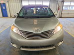 Toyota Sienna 2016
