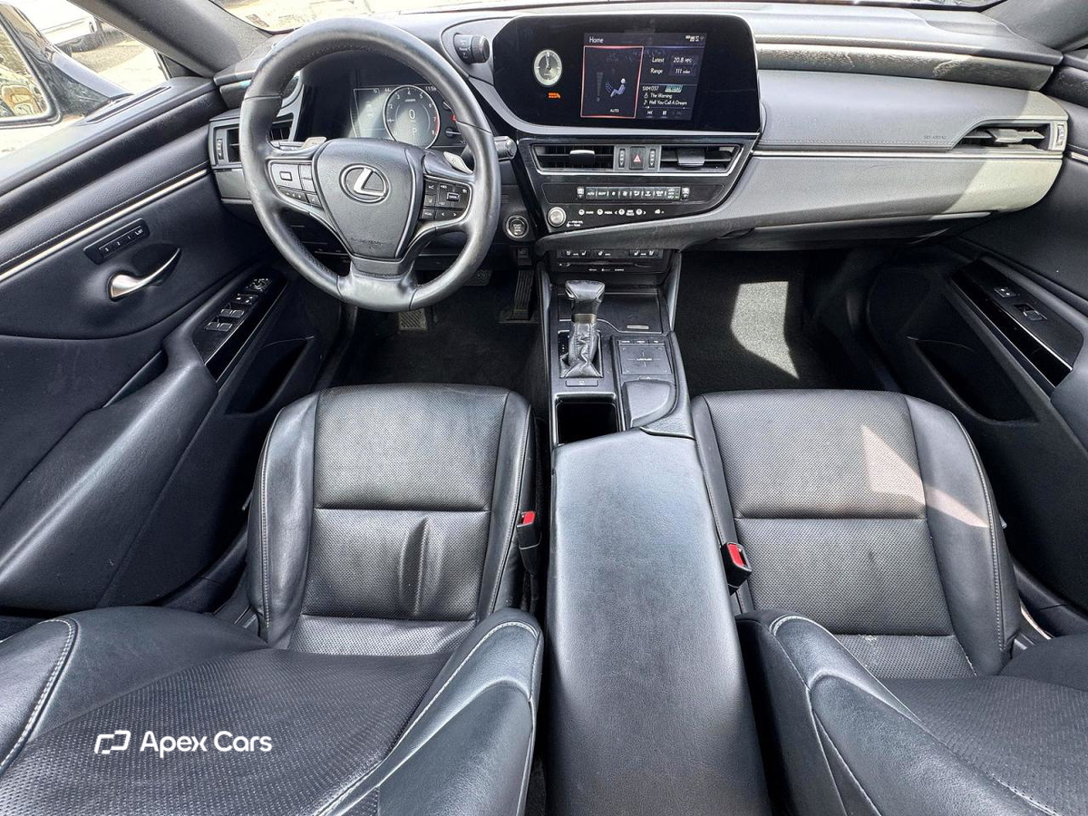 Lexus ES 2022