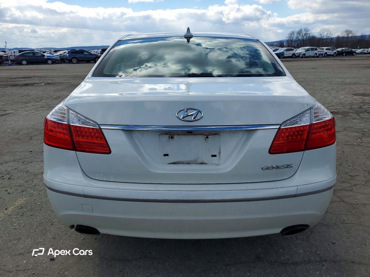 Hyundai Genesis 2010