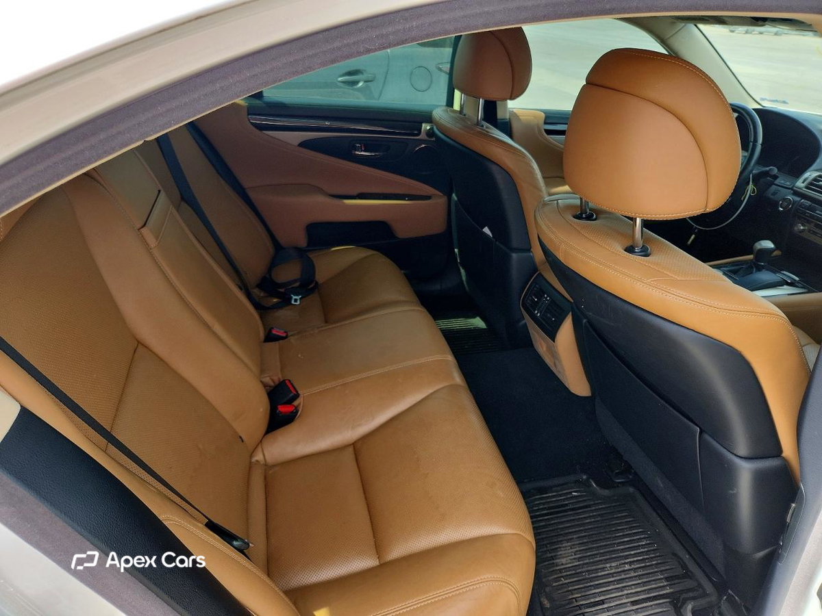 Lexus LS 2014