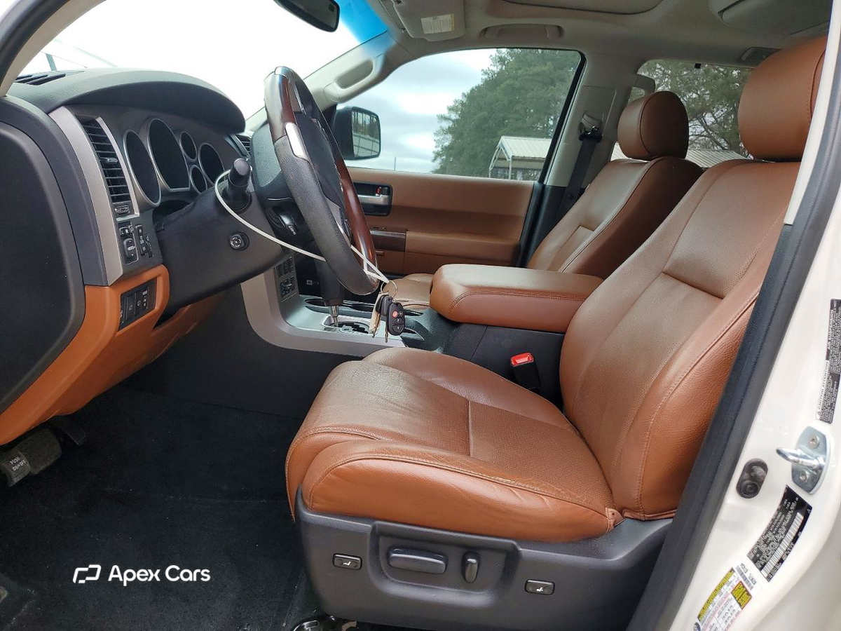 Toyota Sequoia 2016