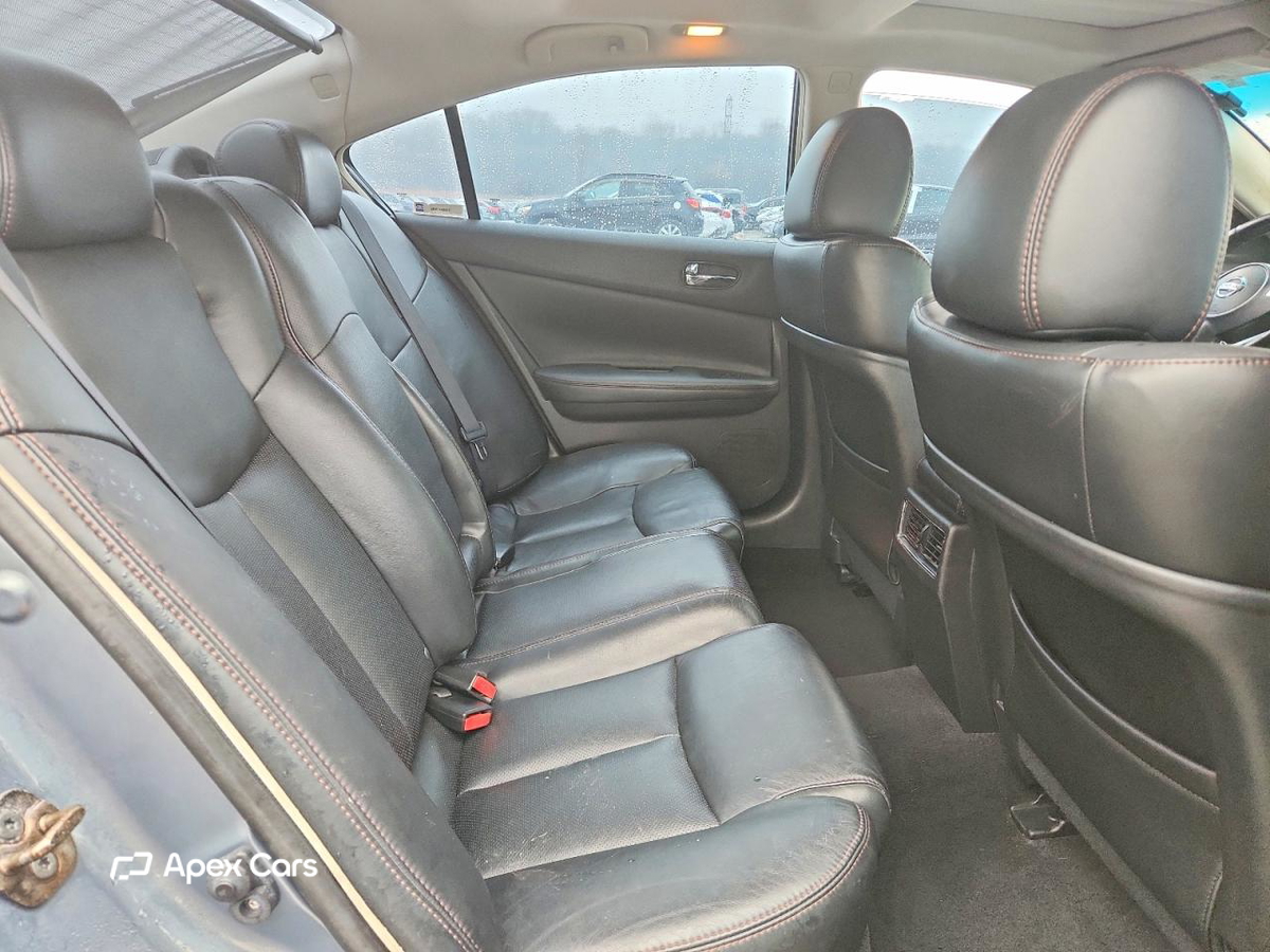 Nissan Maxima 2010