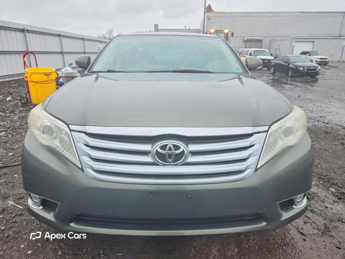 Toyota Avalon 2011