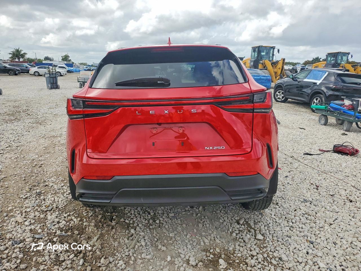 Lexus NX 2023