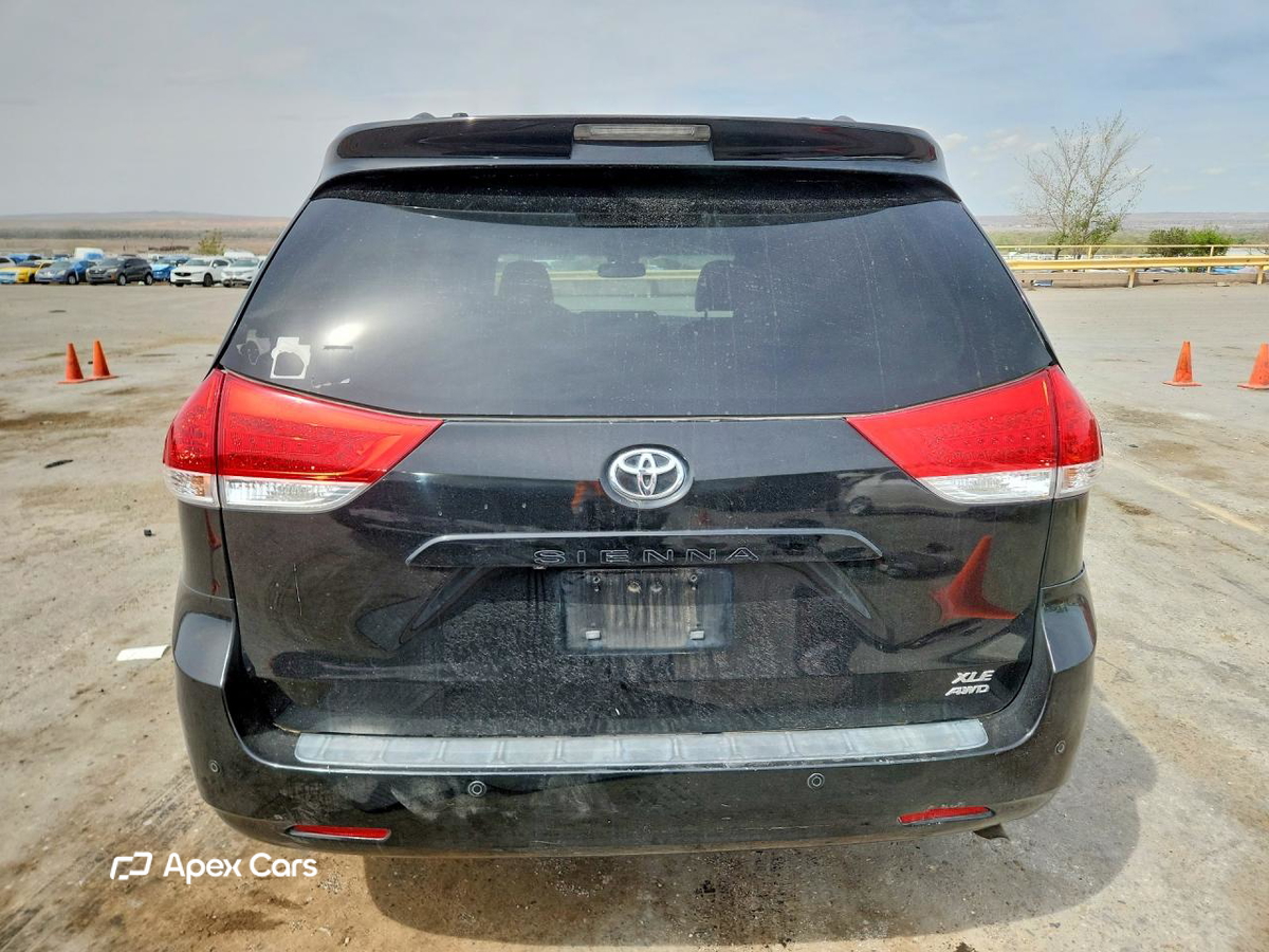 Toyota Sienna 2013