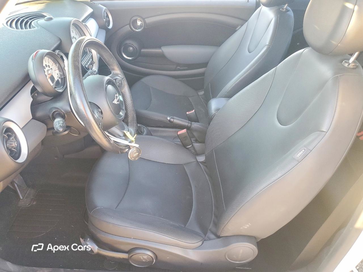 MINI Cooper 2011