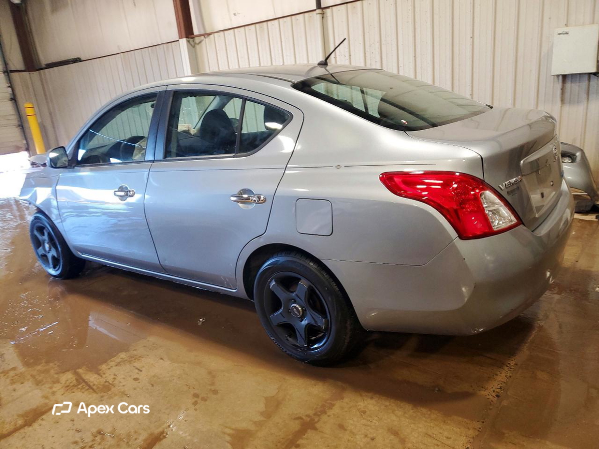 Nissan Versa 2012