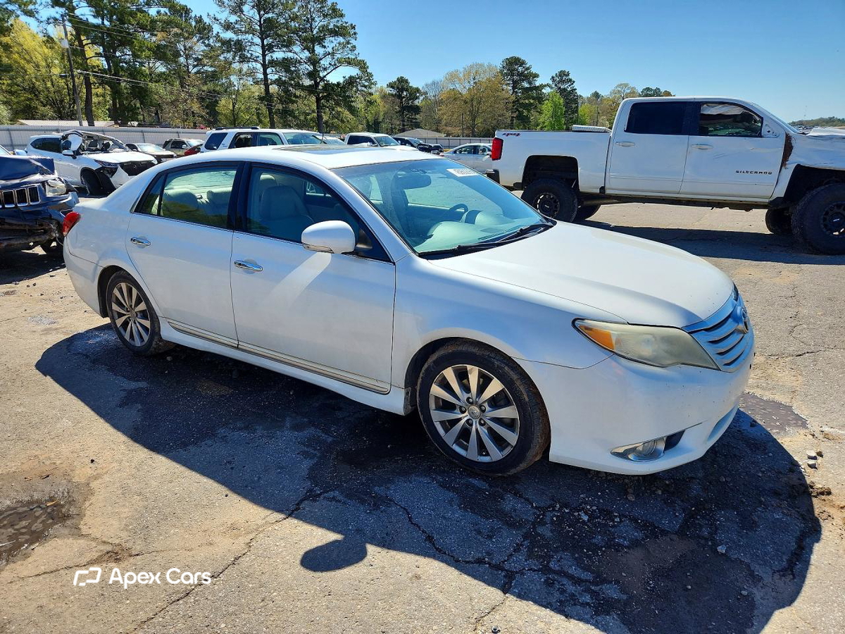 Toyota Avalon 2011