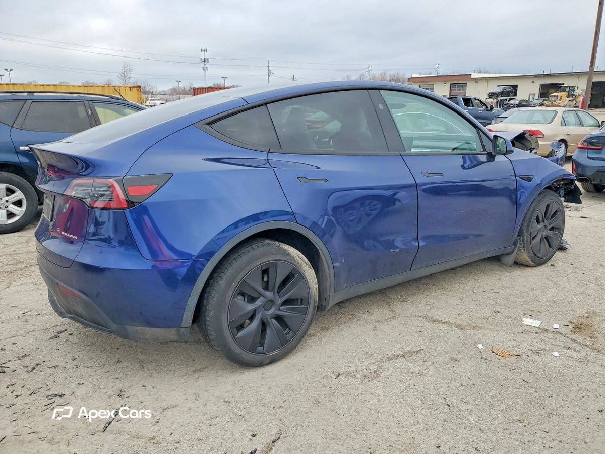 Tesla Model Y 2025