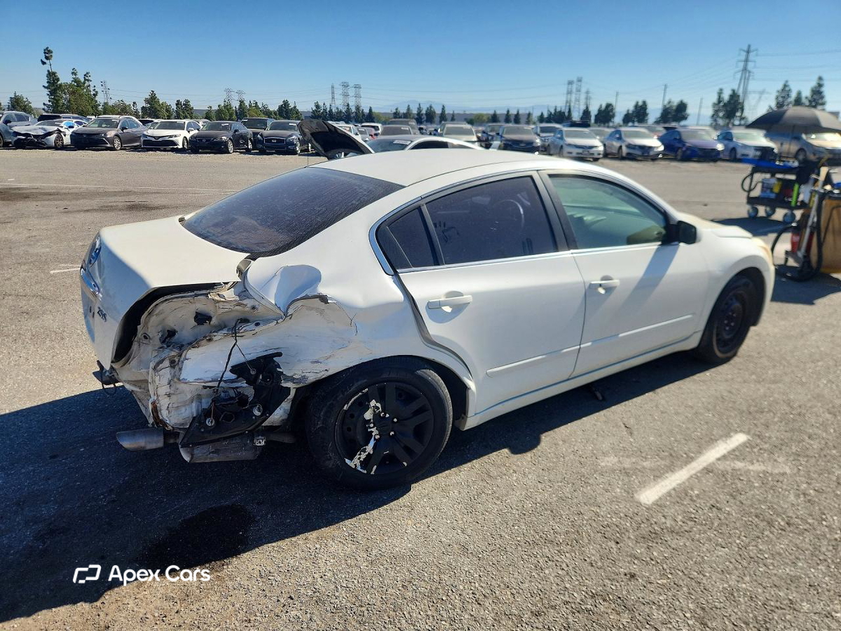 Nissan Altima 2012