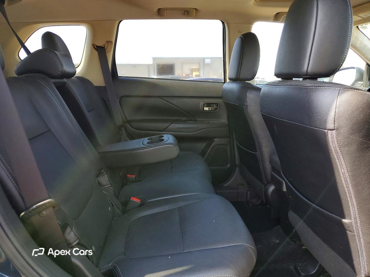 Mitsubishi Outlander 2016