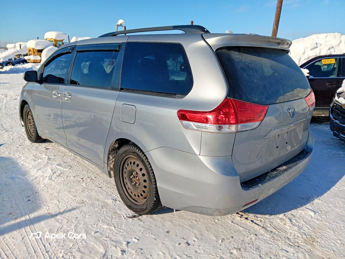 Toyota Sienna 2012